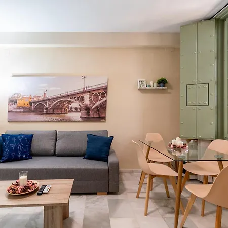 Edomus San Jacinto Duplex إشبيلية